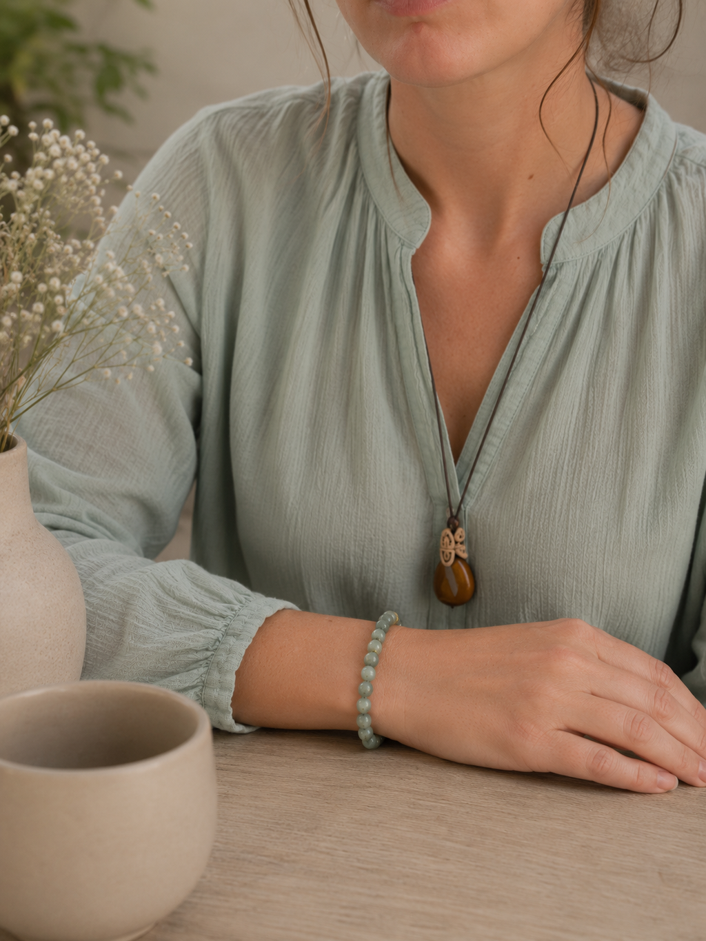 Lumenia Mondlicht Armband – Labradorit, Bergkristall & 18k vergoldete Zwischenelemente